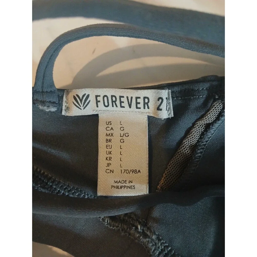 Forever 21 Women’s Gray Criss Cross Strappy Back  Sports Bra Size Large - Picture 3 of 3